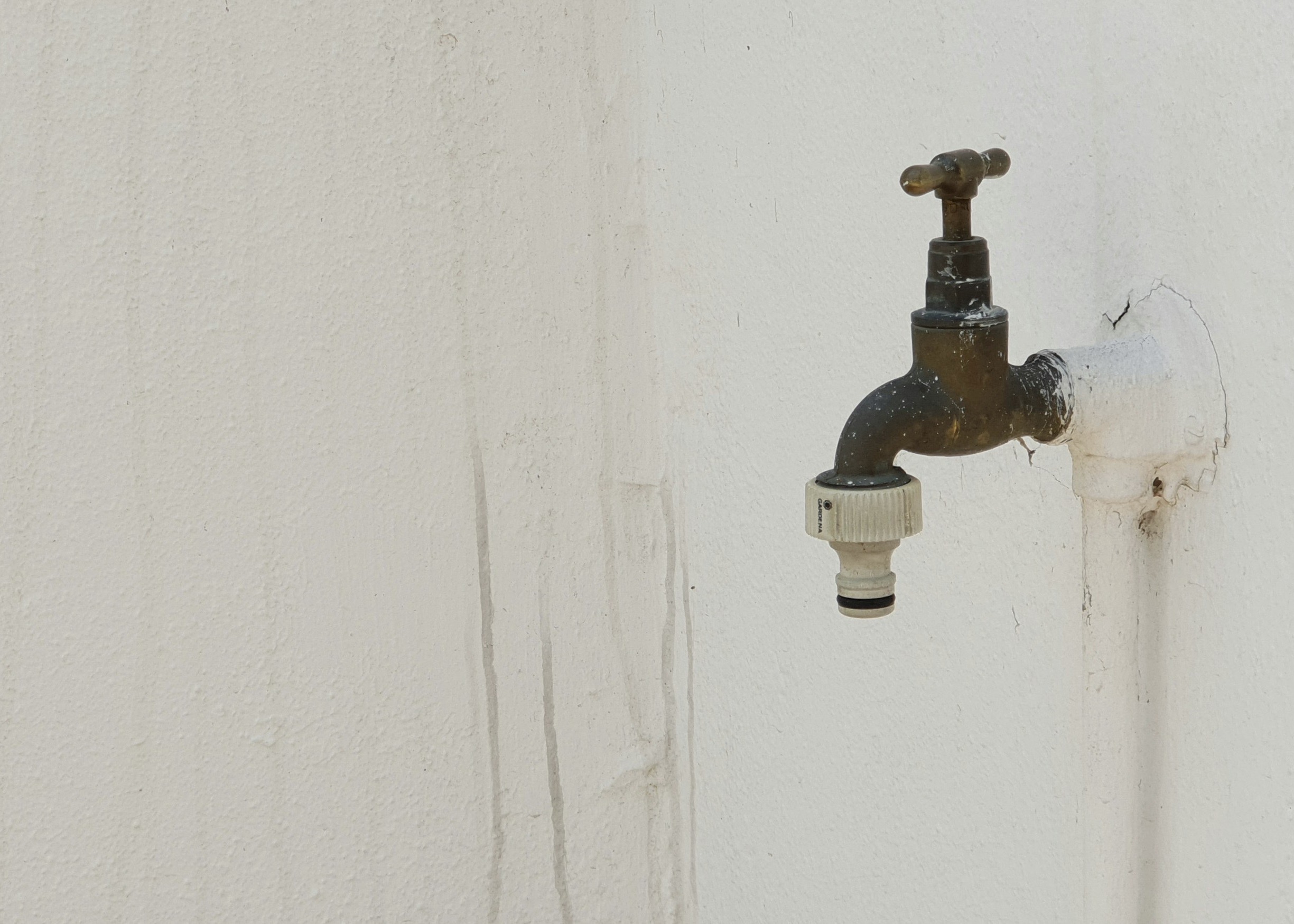 Read more about the article Gauteng Water Crisis: Electorate Must Chuck Clownish Politicians Out